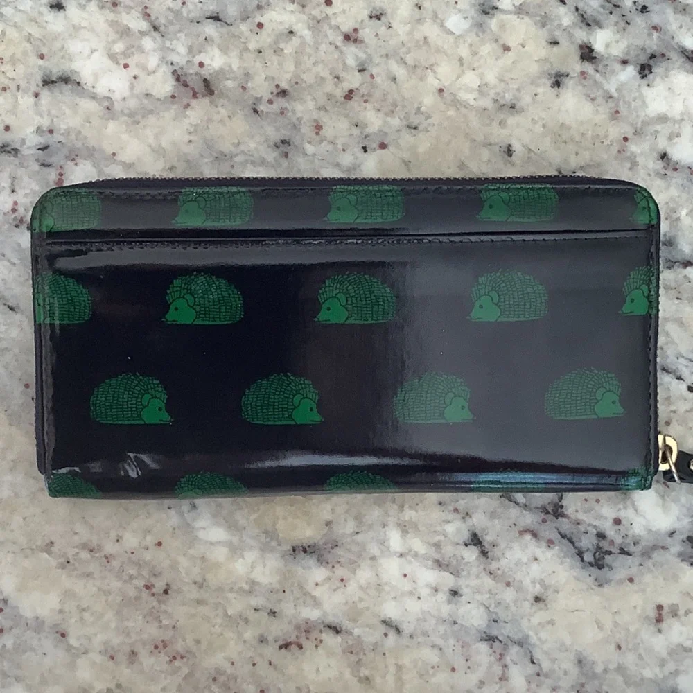 🦔 Kate Spade New York Hedgehog Wallet – Rare & Playful Print! Fantastic Shape! - Picture 3 of 10